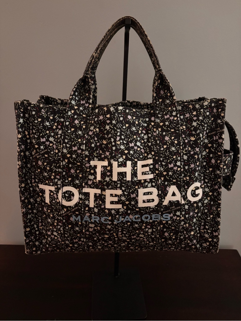 Marc Jacobs Ditsy Floral The Tote Bag.